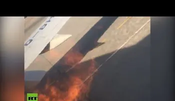Se incendia el ala de un avión que estaba por despegar 