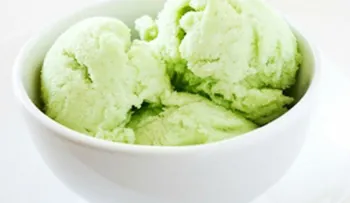 Cómo preparar una nieve de manzana verde