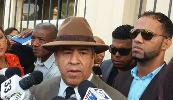 Percival Peña sufre infarto mientras estaba en Migración
