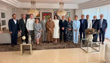 Vicepresidente de El Salvador comparte con destacados empresarios dominicanos durante visita a Santo Domingo