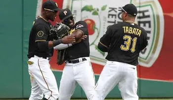 Con jonrón de Davis, Piratas vencen a Cardenales 