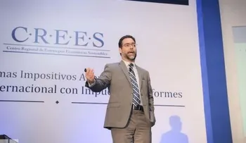 Economista explica razones desplome petróleo no se refleje en precios de RD