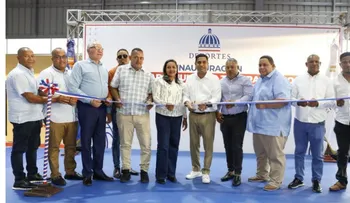 Gobierno inaugura instalaciones deportivas en Peravia y Azua
