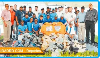 Los Tigres de Detroit donan utilería deportiva en San Pedro