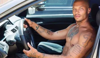 El "criminal más sexy del mundo" fue detenido y deportado a los Estados Unidos