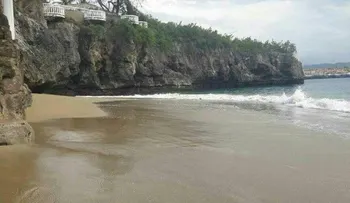 La nueva playa en Sosúa genera conflicto; denuncian hotel cobra para poder pasar a ella 