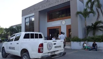 Denuncian falsa doctora le roba su niño recién nacido en hospital 