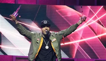 Nicky Jam gana Premio Billboard, se lo dedica a Venezuela 