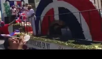 Con menos asistencia Desfile Dominicano Manhattan (VIDEO)
