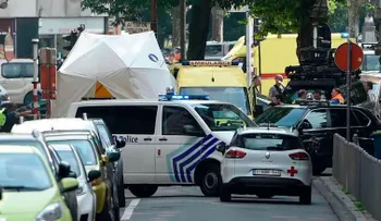 Mueren dos policías y un transeúnte por un tiroteo en Bélgica