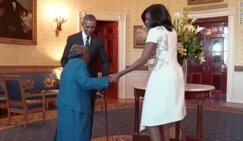 Mujer de 106 años baila de alegría al conocer a Obama (VIDEO)