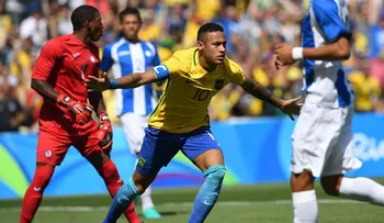 Neymar firma con el PSG por cinco años