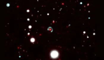 Estudiante descubre accidentalmente un anillo de Einstein