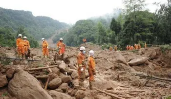 Mueren tres personas tras un corrimiento de tierras en el sur de China
