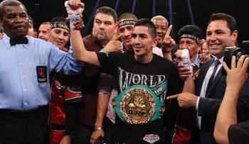 Leo Santa Cruz gana título pluma de la AMB; derrota a  Abner Mares