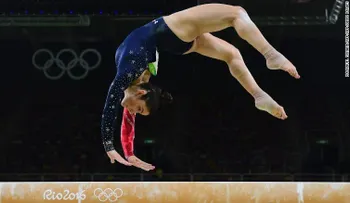 Los padres nerviosos de esta gimnasta conquistaron internet
