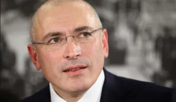 Rusia emite orden de arresto contra exmagnate crítico de Putin