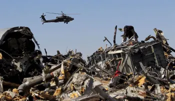 El avión ruso en Egipto se desintegró en el aire