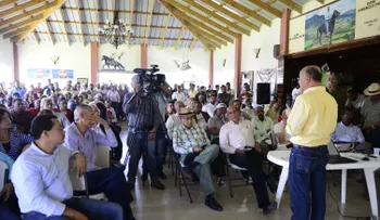 Ministerio de Medio Ambiente presenta plan ambiental para Constanza