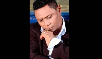Bachatero Yoskar Sarante se cae y sufre fractura