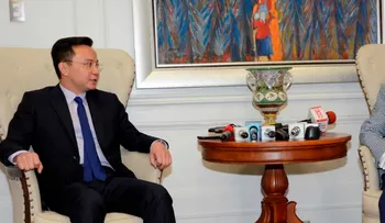 Reinaldo Pared Pérez recibe visita embajador República Popular China,  Zhang Run
