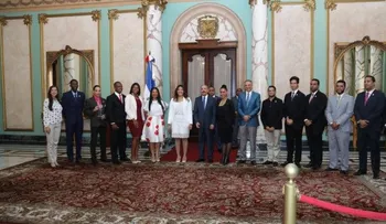 Presidente Danilo Medina recibe a ganadores del Premio Nacional de la Juventud 2017