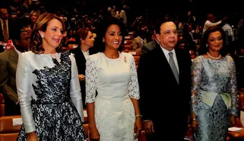Reconocen a Valdez Albizu por sus 40 años en el Banco Central