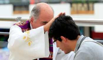 Así fue la Confesatón de los católicos antes de la visita del papa Francisco a Colombia