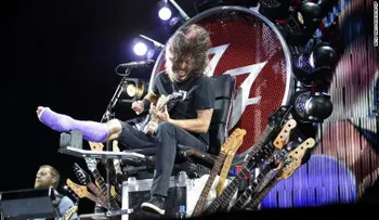 La contraprotesta de Foo Fighters a la manifestación de una iglesia bautista