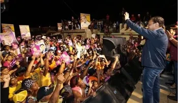 Abel Martínez recibe respaldo de comunitarios de Cienfuegos
