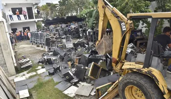 Hacienda destruye 4,462 máquinas tragamonedas y equipos confiscados