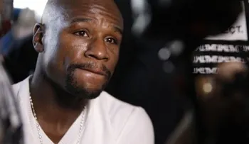 Mayweather dice que negocia para enfrentar a Pacquiao