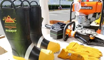EE.UU. dona equipos al 911 RD para atender emergencias de bomberos
