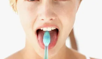 ¿Por qué es importante limpiar la lengua?