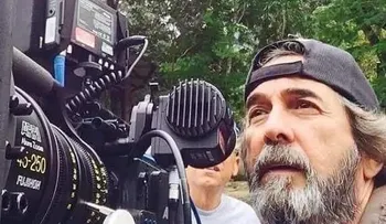  Muere Fernando Báez, productor de cine, tras su vehículo impactar con una vaca y sufrir un accidente 