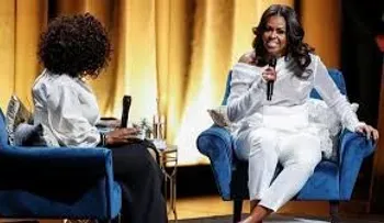 Michelle Obama inició una gira para presentar su libro con Oprah Winfrey