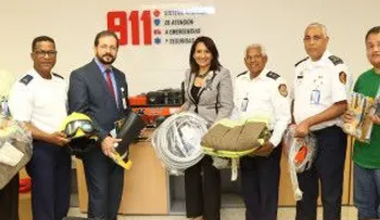 Estados Unidos dona equipos para bomberos