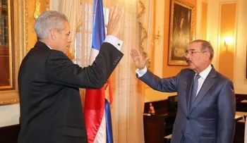 Presidente Medina juramenta a nuevo gobernador de Ocoa