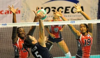 RD derrota 3-2 a Argentina y avanza a semis de Copa Panam