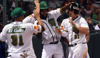 Estrellas se imponen sobre los Tigres 3-1; Domingo Leyba y Frank Schwindel lideraron victoria
