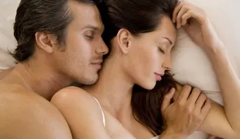 Beneficios de tener sexo en la mañana; es buenísimo para la gripe