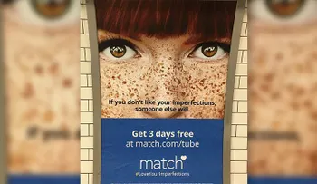 Retiran publicidad de portal de citas que decías que las pecas eran imperfecciones