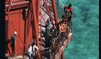 ¿Podrán quedarse en Estados Unidos los cubanos que se treparon a un faro?
