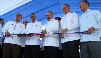 Danilo Inaugura obras hidráulicas en Azua