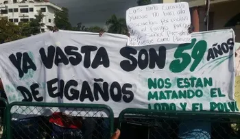Comunidades de Yamasá protestan frente al Palacio Nacional por reconstrucción de carretera