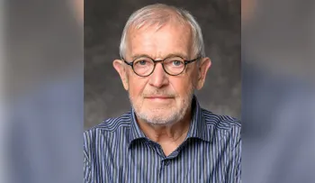 Premio Nobel de Física 2026 para Francis Halzen por su aporte a la detección de neutrinos cósmicos