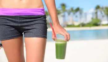 3 smoothies para desintoxicar tu cuerpo de los excesos