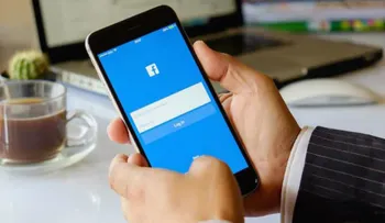 Aceptó por Facebook a una mujer atractiva y fue chantajeado de manera insólita