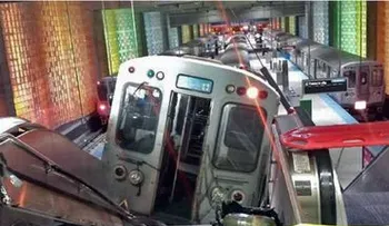 Metro de Chicago se descarrila; 32 lesionados