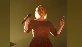 Adele confiesa que lloró todo el día después de su presentación en los Grammy